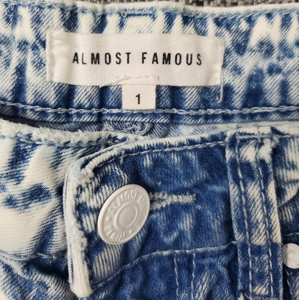 Almost Famous High Rise Acid Wash Skater Jeans Bell bottom Flared Pants Size 1 - Picture 3 of 3